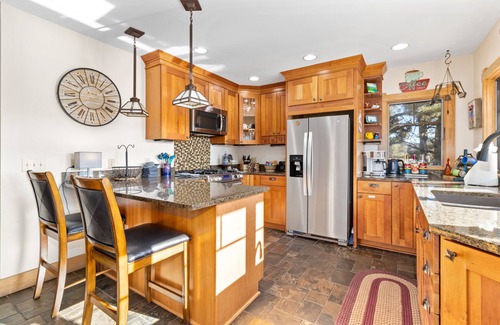 Estes Park House | Vista of Lake Estes by Estes Park Homes