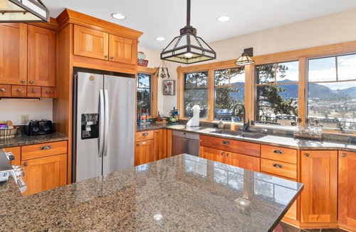 Estes Park House | Vista of Lake Estes by Estes Park Homes