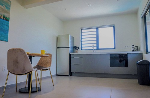 Sabana Westpunt Apartment | Vista Papaya Cozy 1-bedroom apartment in gorgeous Sabana Westpunt with WiFi, AC