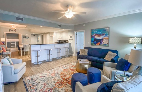 Thomas Drive Condo | Vista Turquesa - Best Sunset Views on the Beach!