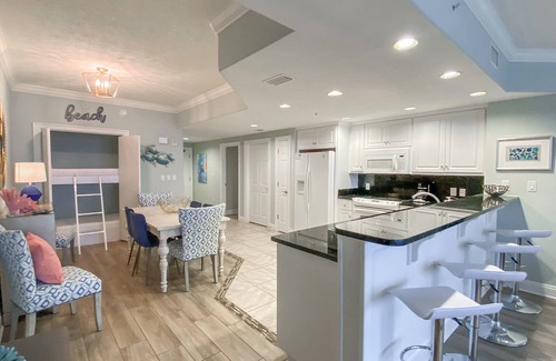 Thomas Drive Condo | Vista Turquesa - Best Sunset Views on the Beach!
