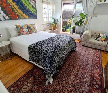 Arncliffe House | Vista Unit + Bamboo House Close to the City & Airport & Train station and Brighton Le Sands Beach
