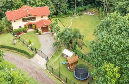 Parrita Villa | Vista Verde House w/Pool & WiFi