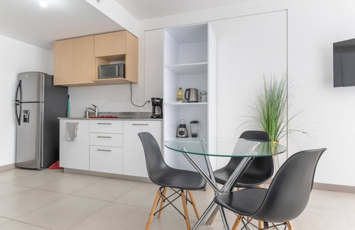 Curridabat Apartment | Vista Verde iFreses, 2nd floor! AC, TV and Pool