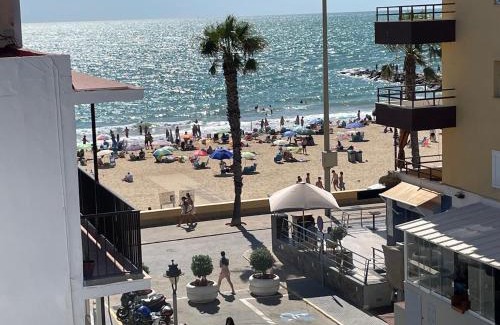 Chipiona Apartment | Vistas al mar a 10 metros de la Playa de Regla PARKING GRATIS