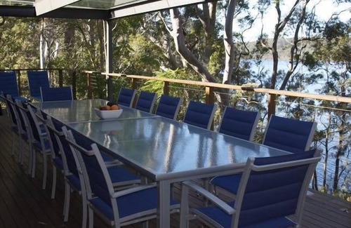 Smiths Lake House | Viste dell aqua~Spa~5hp MotorBoat~Kayaks~Wi-Fi~Pool Table~Foxtel~Outdoor Petstay