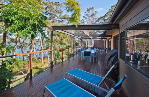 Smiths Lake House | Viste dell aqua~Spa~5hp MotorBoat~Kayaks~Wi-Fi~Pool Table~Foxtel~Outdoor Petstay