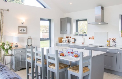 Loppington Cottage | VITULA COTTAGE, family friendly, character holiday cottage in Wem
