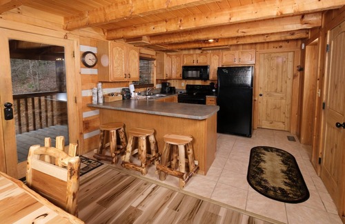 Gatlinburg Cabin | Viva La Vino - Ask About Free Attraction Tickets!