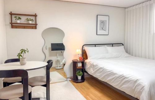 Samseon-dong House | Viva Stay with cozy and conveniently located