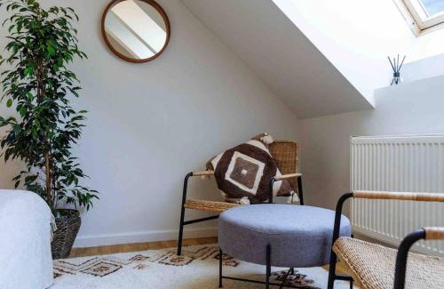 Bucharest City-Centre Apartment | Vivando - Stylish Studio C + Parking
