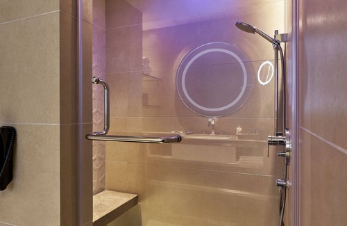 Bangalore City Center Hotel | Vivanta Bengaluru Residency Road