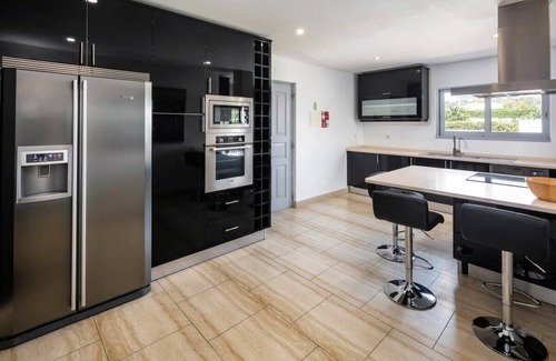 Vale de Parra Villa | Vivenda Salgados - Fabulous 6 bedroom villa close to Albufeira, golf and beaches