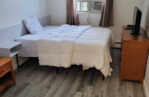 Neepawa Hotel | Vivian Motor Hotel