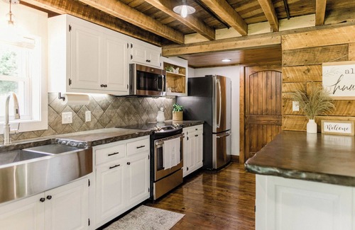 Millersburg House | Vivian's Serenity Guest House