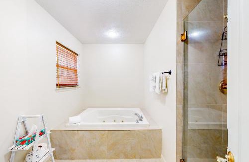 Thomas Drive House | Vivid Seabreeze