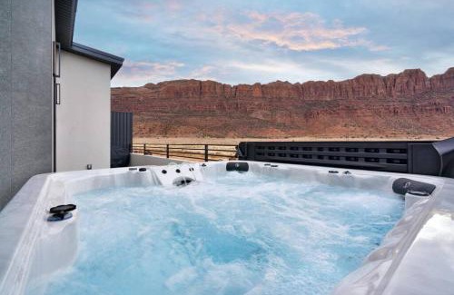 Moab South Valley Apartment | Vizcaya #3 - Moab's Newest Luxury Rental - Private Hot Tub