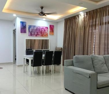 Presint 15 Apartment | VLA 17 Homestay Putrajaya Dwiputra