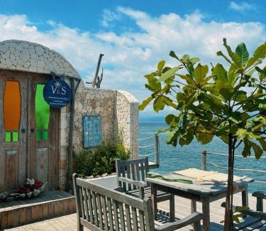 Penida Island House | VnS Beachfront Guesthouse