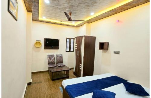 Varanasi Hotel | VNS - HOTEL PREMIUM KASHIKA GUEST HOUSE - Best Hospitality & Comfortable Room In Varanasi - Full Air Conditioning Rooms - Free Wi-Fi & - BEST GUEST HOUSE IN VARANASI