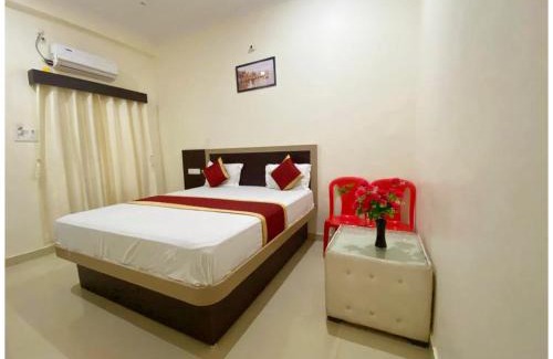 Varanasi Hotel | VNX - HOTEL Nath # PALACE Near Kashi Vishwanath Temple - Free Public Parking and Wifi Facilities - Air Conditioning Room