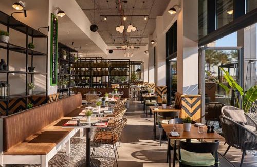 Palm Jumeirah Hotel | voco Dubai The Palm by IHG