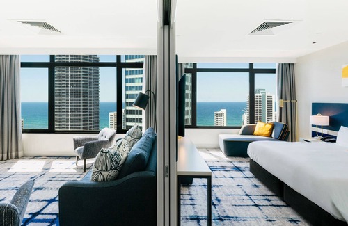 Surfers Paradise Hotel | voco Gold Coast by IHG
