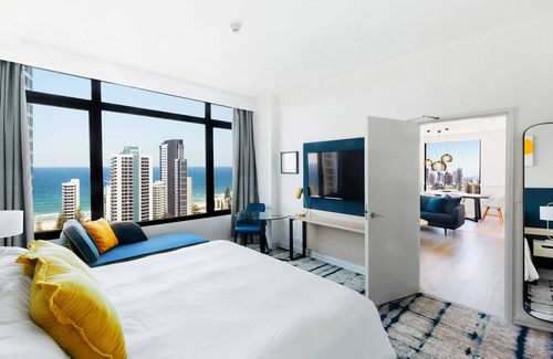 Surfers Paradise Hotel | voco Gold Coast by IHG