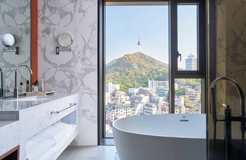 Hoehyeon-dong Hotel | voco Seoul Myeongdong by IHG