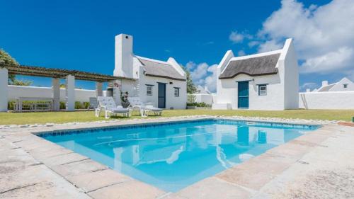 Struisbaai House | Voete ini Sand Langezandt Cottage