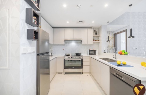 Bur Dubai Apartment | Vogue 2BHK Dubai Frame View Park Metro