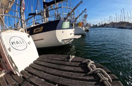 Gruissan Boat Rental | Voilier traditionnel, tout confort et au calme