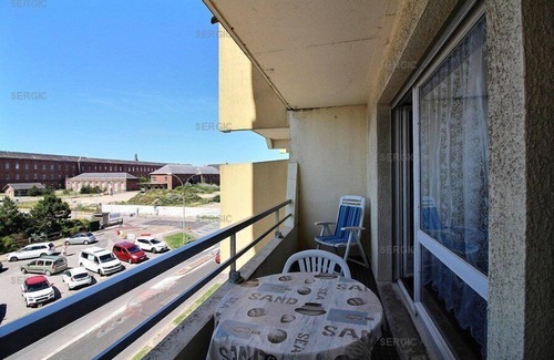 Berck-sur-Mer Apartment | VOLDENUIT11: Spacious apartment overlooking the Baie d'Authie