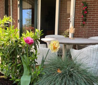 Volendam Apartment | Volendam Lakeside Retreat - 20 min from Amsterdam
