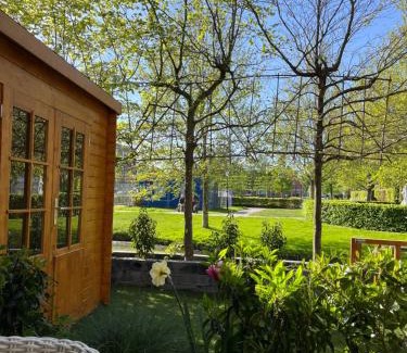 Volendam Apartment | Volendam Lakeside Retreat - 20 min from Amsterdam