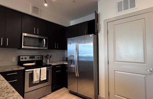 Grantville Apartment | Vora Mission Valley East: Modern 1BR in Trendy San Diego