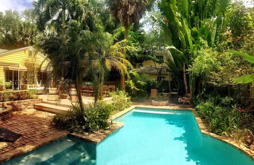 Colee Hammock House | VOTED BEST FORT LAUDERDALE LOCATION! WALK TO SHOPS, RESTURAUNTS, & BEACH.