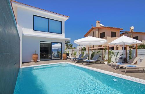 Ayia Thekla House | Votsalo Villa - 30m from Med Sea