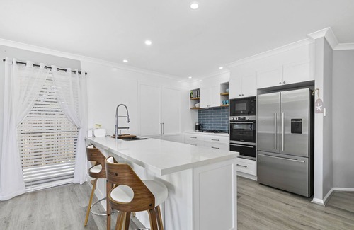 Banksia Beach House | Voyagers Resort - Stunning home