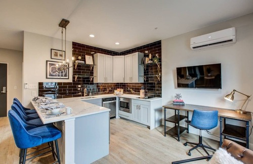 Berkeley Apartment | VRAIN, 2 Bedroom 1 Bath with Full Kitchen