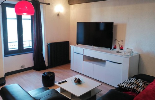 Besse-en-Chandesse House | Vrbo Property