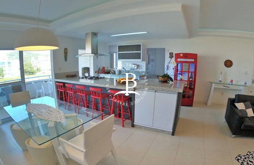 Governador Celso Ramos Apartment | Vrbo Property