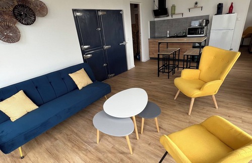 Ouzouer-sur-Trezee Apartment | Vrbo Property