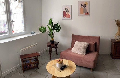 Drancy Condo | Vrbo Property
