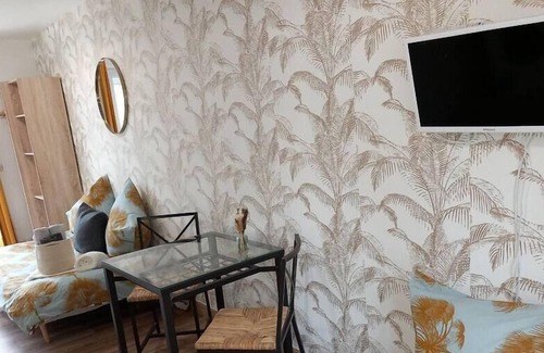 Puiseux-en-France Apartment | Vrbo Property
