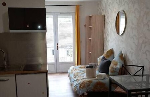 Puiseux-en-France Apartment | Vrbo Property