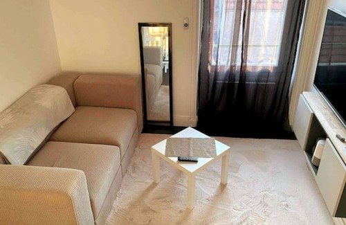 Roanne Apartment | Vrbo Property