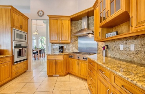Yacht Club House | VRCC Villa Nautilus - Boat Included!