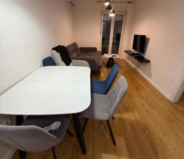 Podgorica Apartment | vrl house