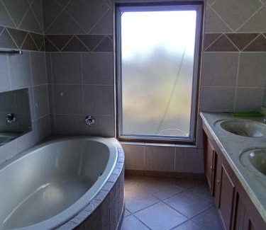 Kareeberg House | Vryburg Good Time Yafe Guest House